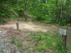 Start of the Blue Trail on Kelly Hill Road